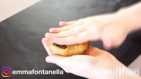 1 Minute Microwave CHOCOLATE CHIP COOKIE ! The EASIEST Chocolate Chip Cookies Recipe