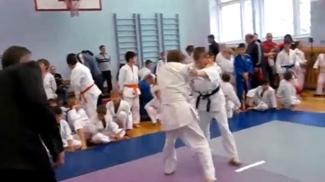 Видео клуба единоборств "Бурый медведь" смотреть онлайн