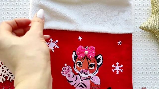 Новогодний сапожок 2022, Новогодний Сапог с тигром, Новогодний сапог на камин, Новогодний декор 202 смотреть онлайн