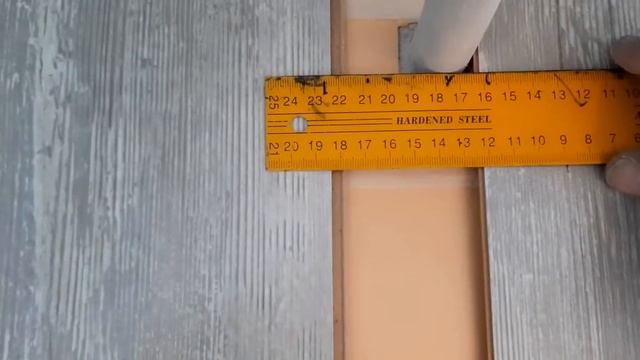 Подрезка  ламината к  трубе.