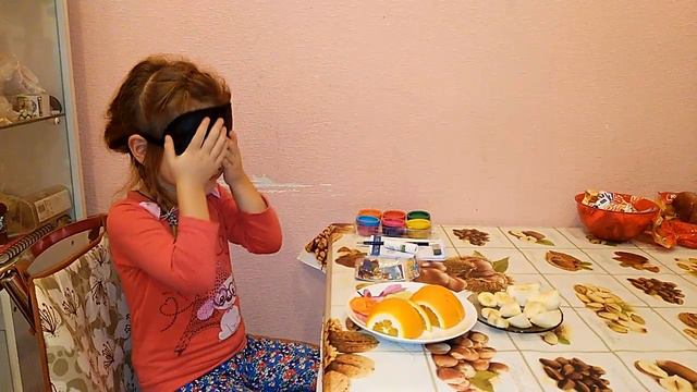 Мой фруктовый челенж, как угадать фрукт и получить подарок. смотреть онлайн