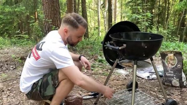 Пробуем угольный ГРИЛЬ в деле! Готовим сочное мясо и купаты на Start Grill YUMMY | Вкус Огня