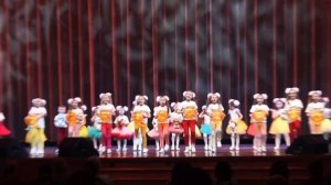 Государственный Кремлевский Дворец. Песня "На Улице Мира"