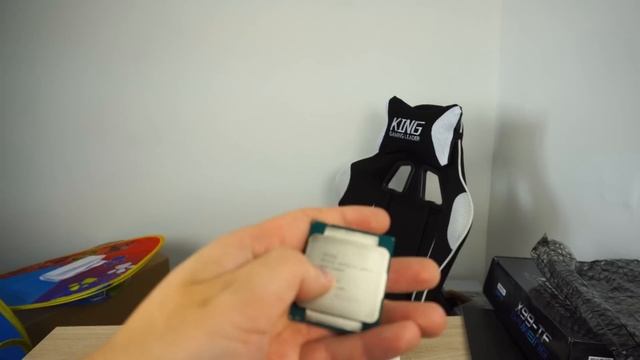 Новенький HUANAN X99 под зеоны HASWELL