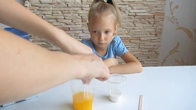 Жвачка для рук. Опыты для детей смотреть онлайн