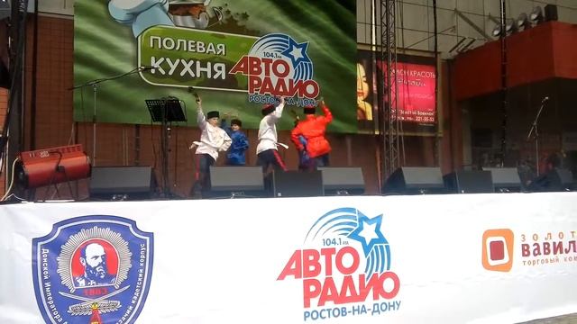 Танец "Нагаечка" на музыкально-патриотическом фестивале Авторадио "Полевая кухня" 23 02 2020.mp4 смотреть онлайн