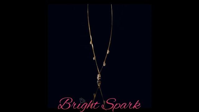 Ожерелье желтого золота с 5 муассанитами капля Pear 3,8 карата от Bright Spark смотреть онлайн