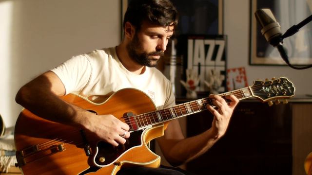 AS256 - Smile (Charlie Chaplin) - 1946 Epiphone Emperor смотреть онлайн