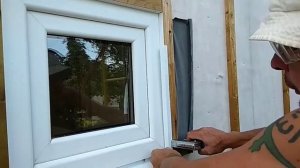 Отделка окна сайдингом