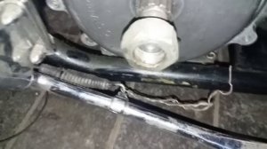 Несколько способов установки пружины боковой подножки на мотоцикл Harley-Davidson