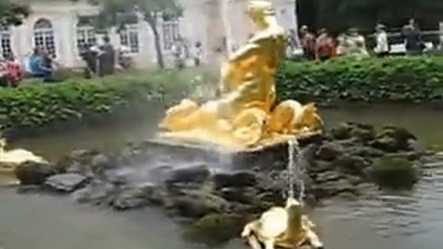 Отдых у фонтана Тритон. смотреть онлайн