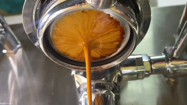 Как быстро сделать латте арт тюльпан?