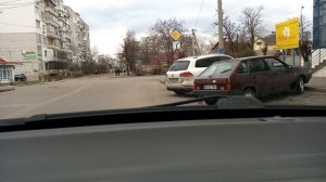 Поворот главной дороги, или главная меняет направление.