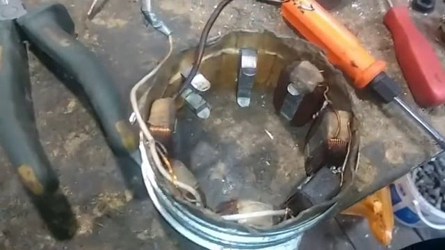 ИЖ Планета 3. Ремонт генератора от Минска смотреть онлайн