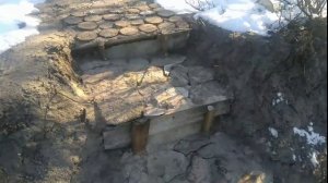 Ступеньки в пруд спуск