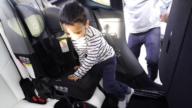 7 Seater Tesla Model Y 3rd Row Hands On! смотреть онлайн