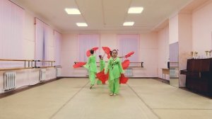 Танец с веерами.