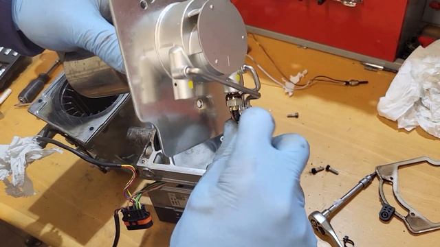 Eberspacher Hydronic 10 kW in detail repair, burner change, diagnosis, test смотреть онлайн