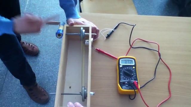 Ручной генератор 7 вольт смотреть онлайн