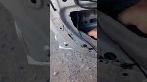 Жужит привод центрального замка на Хундай Солярис