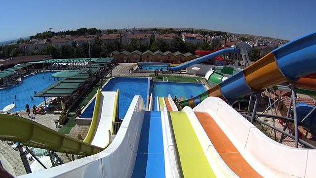 Racing Rainbow Water Slide at Trend Aqua Park смотреть онлайн
