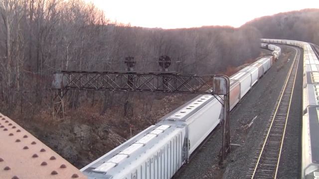 NS Train Meet at the Route 53 bridge in Cresson PA смотреть онлайн