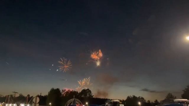 Праздничный салют Набережные Челны сегодня 18 июня 2022 г. Майдан смотреть онлайн