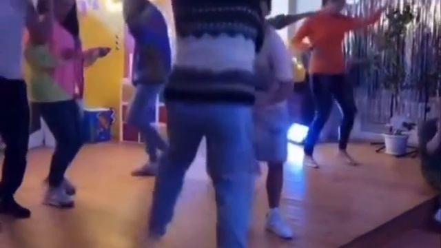 Королева танцпола 💃 смотреть онлайн