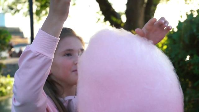 Барби, лэтс гоу пати! смотреть онлайн