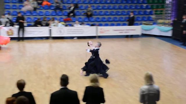 RS.Юниоры 2+1, Стандарт (Открытый класс), 1/4, медленный фокстрот смотреть онлайн