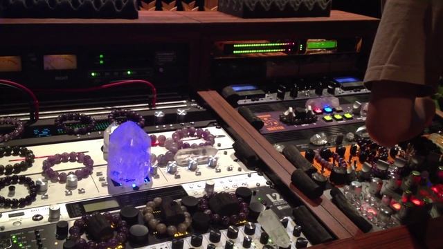 Squids Wild West - test mastering at Crystal Sound studio in Tokyo смотреть онлайн