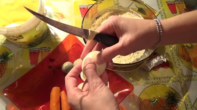 Салат Новогодний ( с черносливом ) смотреть онлайн