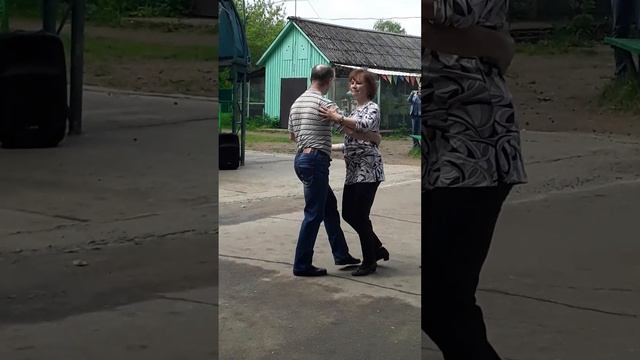 КИНЕШМА.., ТАНЦЫ В ПАРКЕ..,ДУХОВОЙ ОРКЕСТР...,21.05.2023 год...!!! смотреть онлайн
