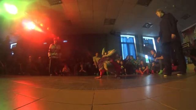 Меньше оборота и Циря vs Ноуформ смотреть онлайн