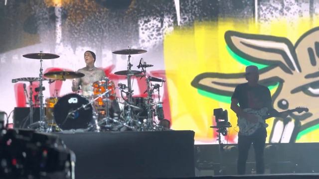 Blink-182 - What’s My Age Again? (Live / Coachella / 2023) смотреть онлайн
