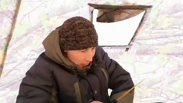 ХОЛОДНО ЗИМА НОВЫЙ ГОД ОЗЕРО Рыбалка Россия Башкортостана смех смотреть онлайн