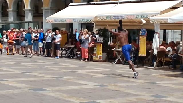 Street Artist - Acrobatic capoeira - Palma Mallorca смотреть онлайн