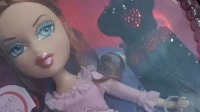 Куклы Bratz все новинки //Bratz collector 2021, Holiday Felicia, Sweet heart Meygan смотреть онлайн