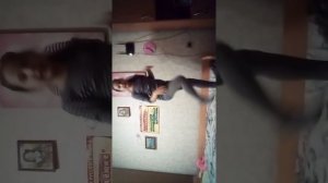 учу вставать на мостик с положения стоя