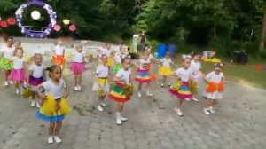 МБДОУ Д/С №17 пос. Красносельского « День защиты детей».Танец  «Солнечные лучики»
