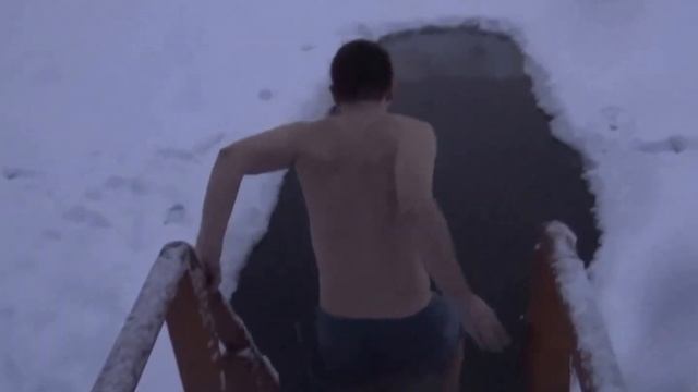 Живи по-русски купание в проруби покровское-стрешнево 22 декабря смотреть онлайн