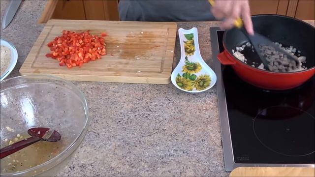 Вкуснящая закуска, кабачки с сырной начинкой в духовке смотреть онлайн