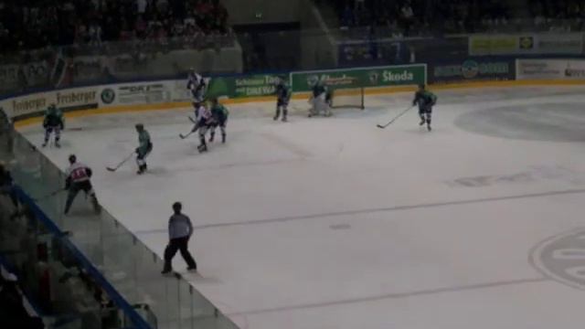 Dresdner Eislöwen -Eispiraten Crimmitschau TOOOOR смотреть онлайн