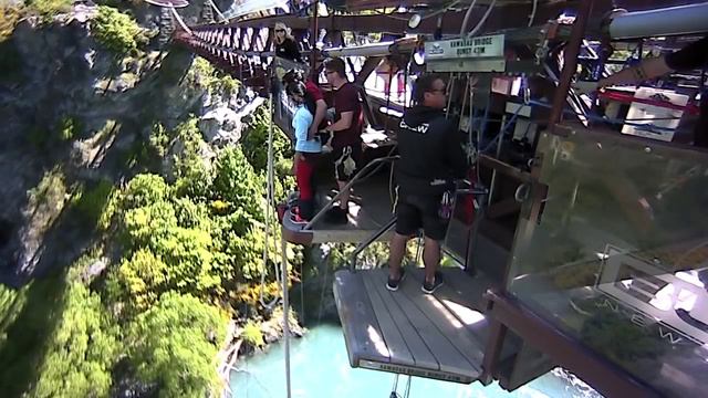 Bungy jump...jibin nd merlin смотреть онлайн