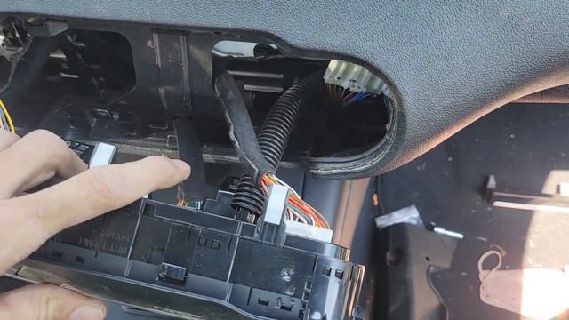 2019 Kia Sorento Body Control Module BCM Location and Removal смотреть онлайн