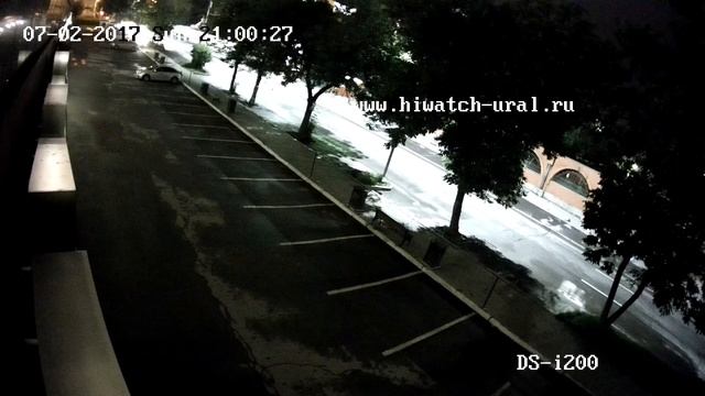 Hiwatch DS-i200 2.8mm ночь (в цвете) офис парковка смотреть онлайн