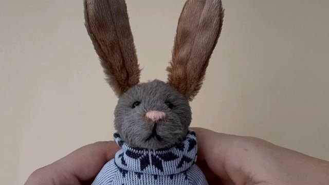 Зайка в одежде В технике Тедди смотреть онлайн