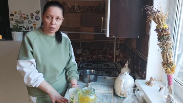 Целый день,сирена за сиреной.Вкусный завтрак,пеку имбирное печенье. смотреть онлайн