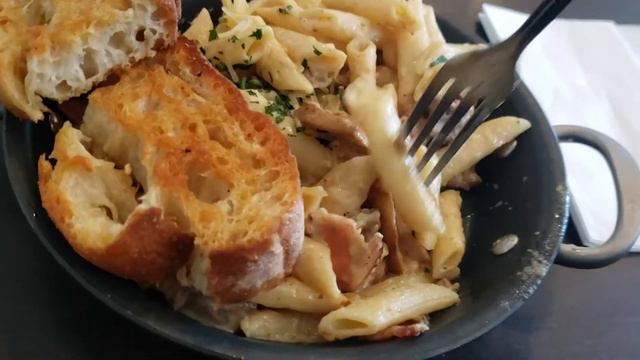 Sunday Sinners: Mac n Cheese Deluxe from LK Tea & Grill смотреть онлайн