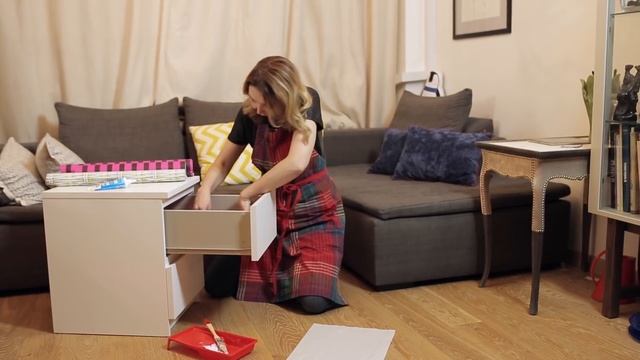 Как сделать из скучной тумбочки яркий элемент интерьера смотреть онлайн